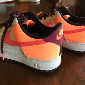 Nike Air Force ‘01 LV8